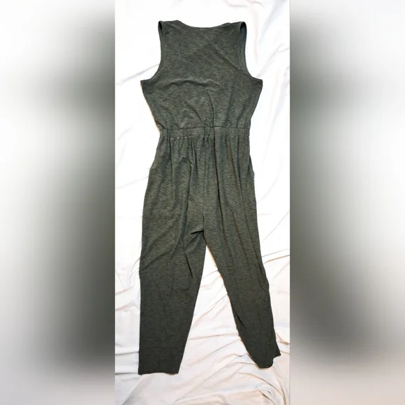 Old Navy Women’s Green Breathe ON Cross-Front Sleeveless Jumpsuit Size L - Picture 4 of 6